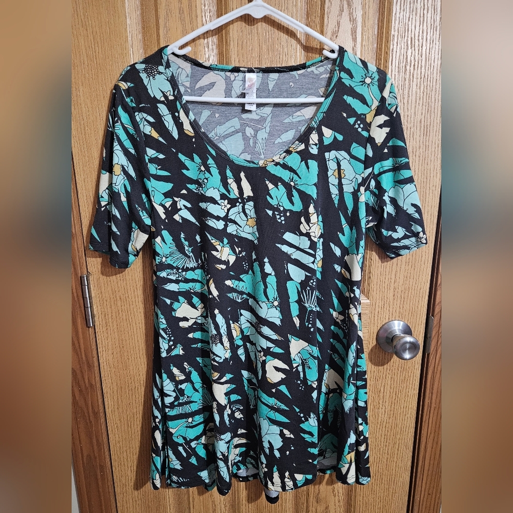 (Fits S-L) LuLaRoe Perfect T